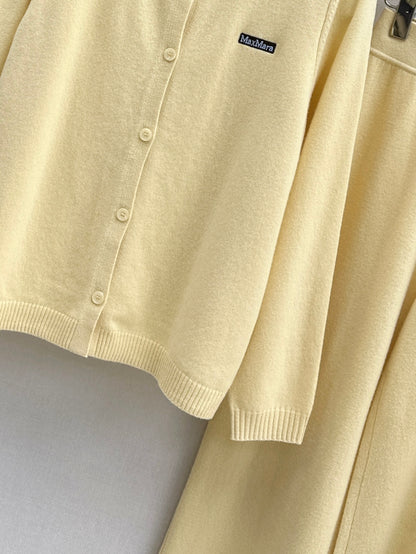 Max 25fw knitted suit