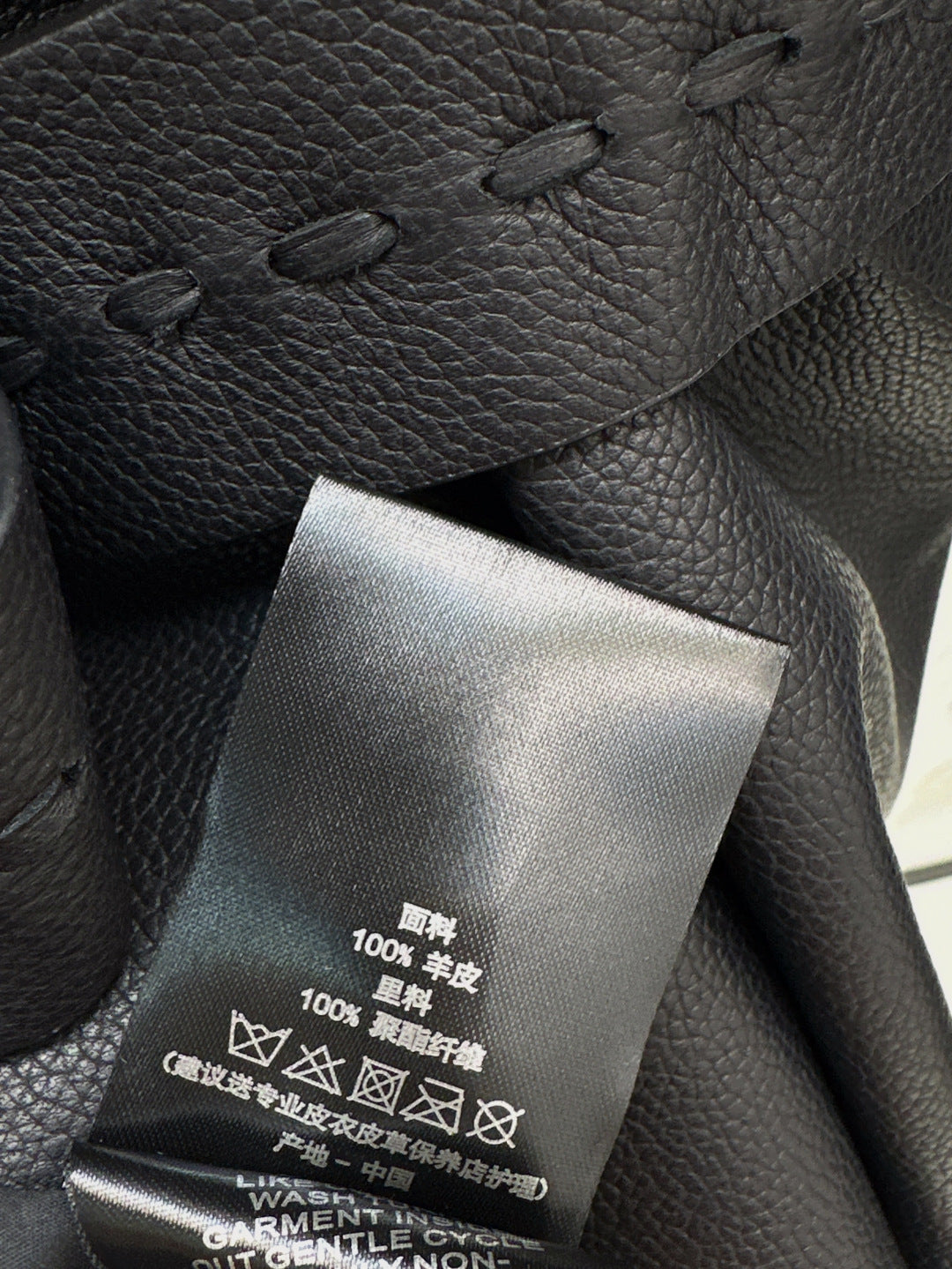 Fend 25fw leather coat
