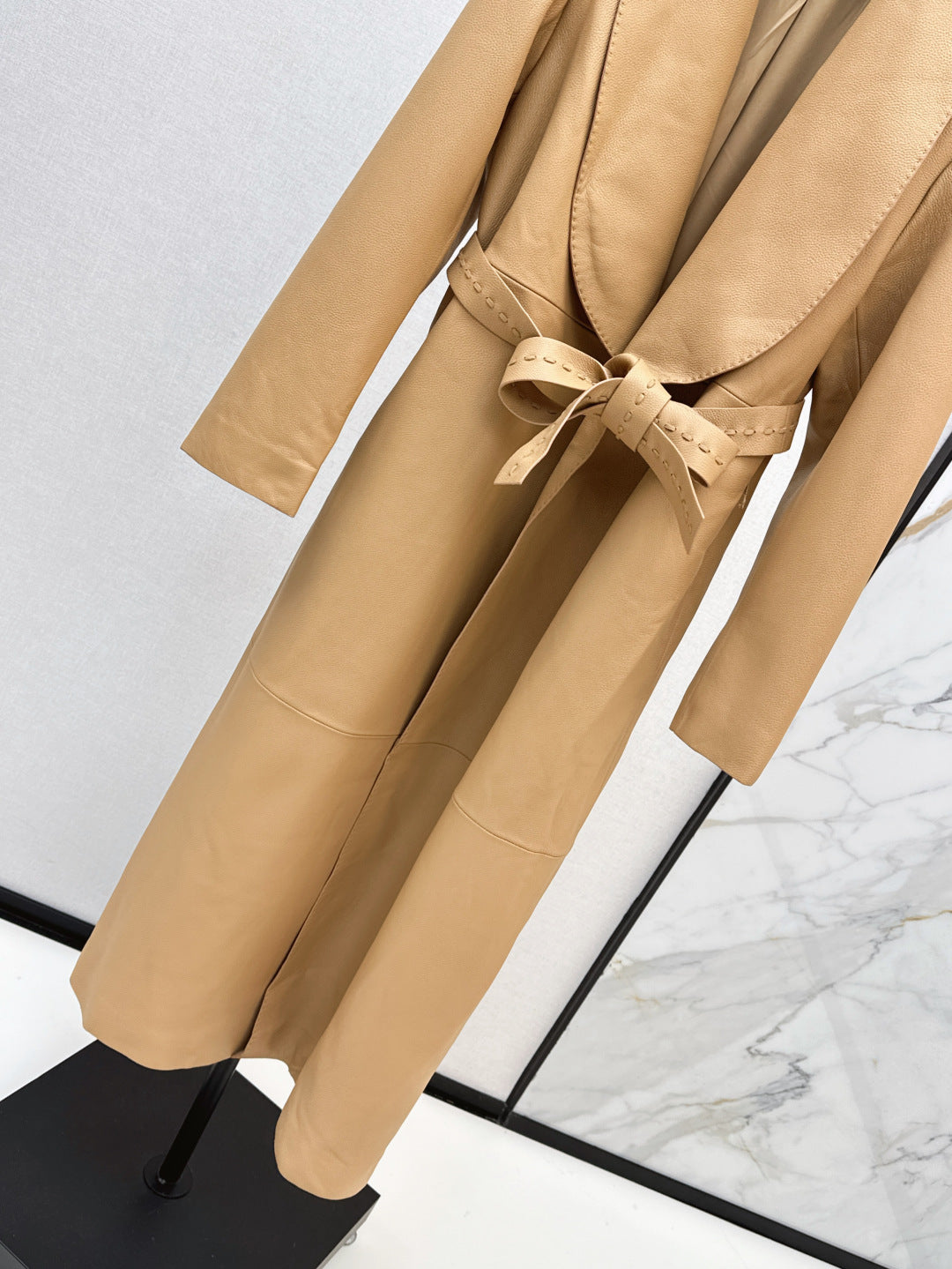 Fend 25fw leather coat