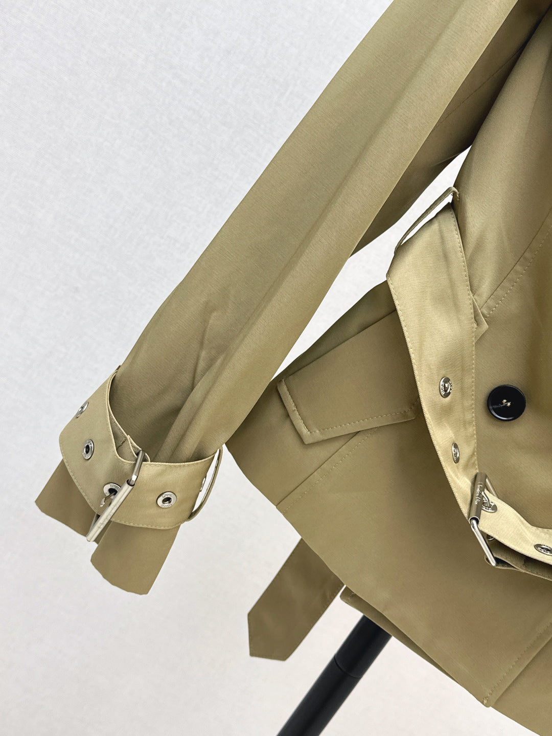 CD 25fw off-shoulder jacket