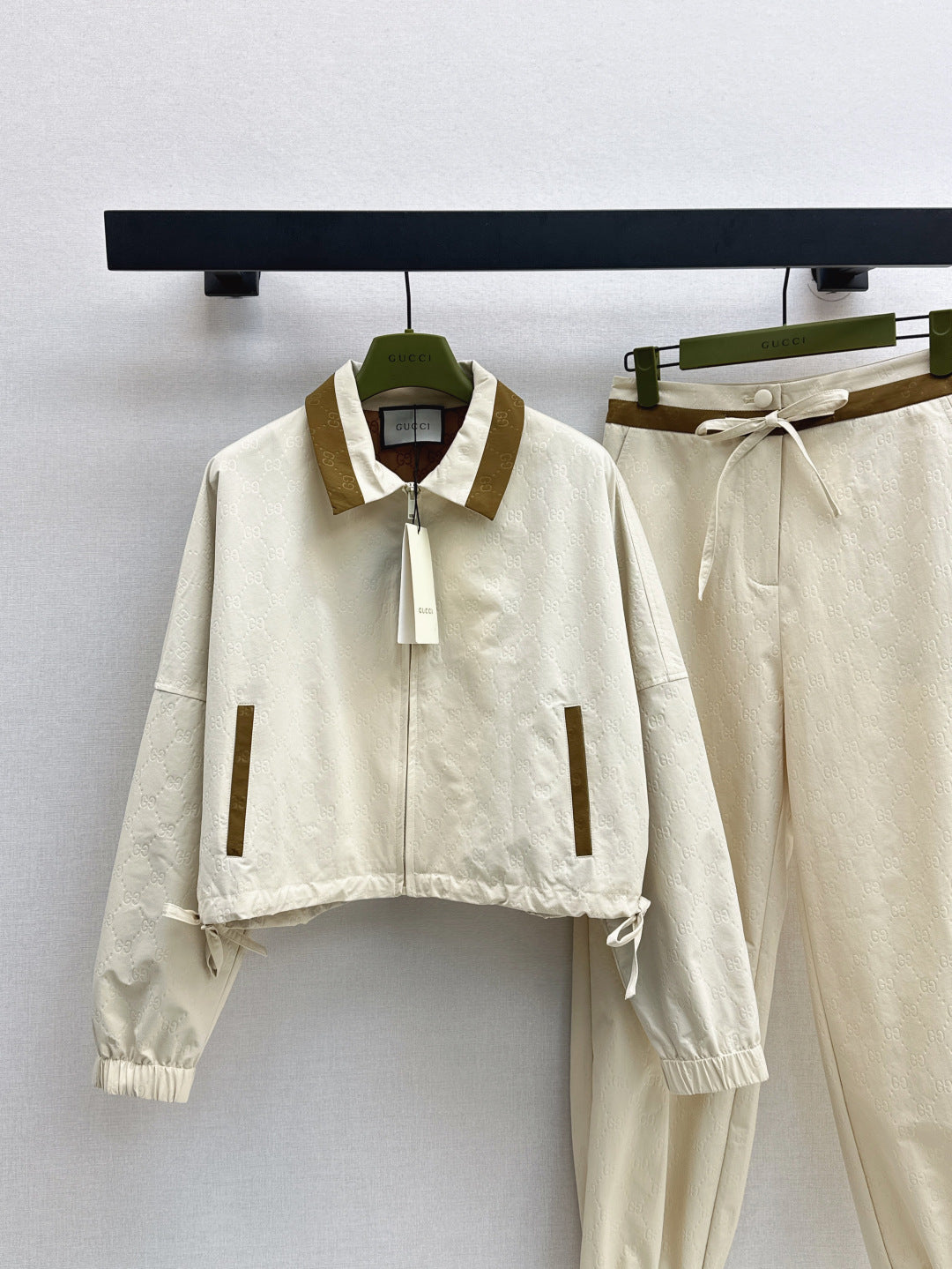 Guc 25fw tracksuit