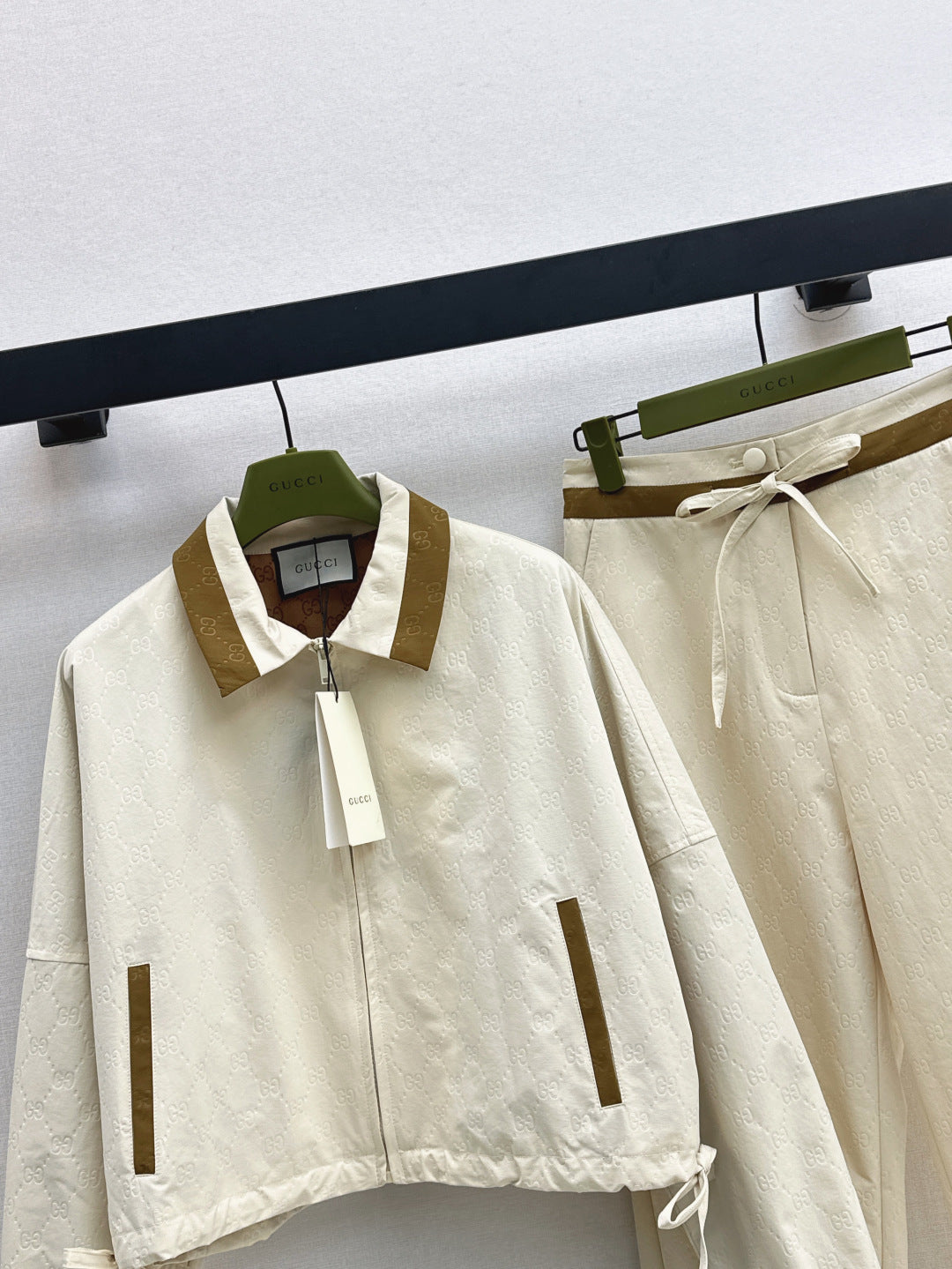 Guc 25fw tracksuit