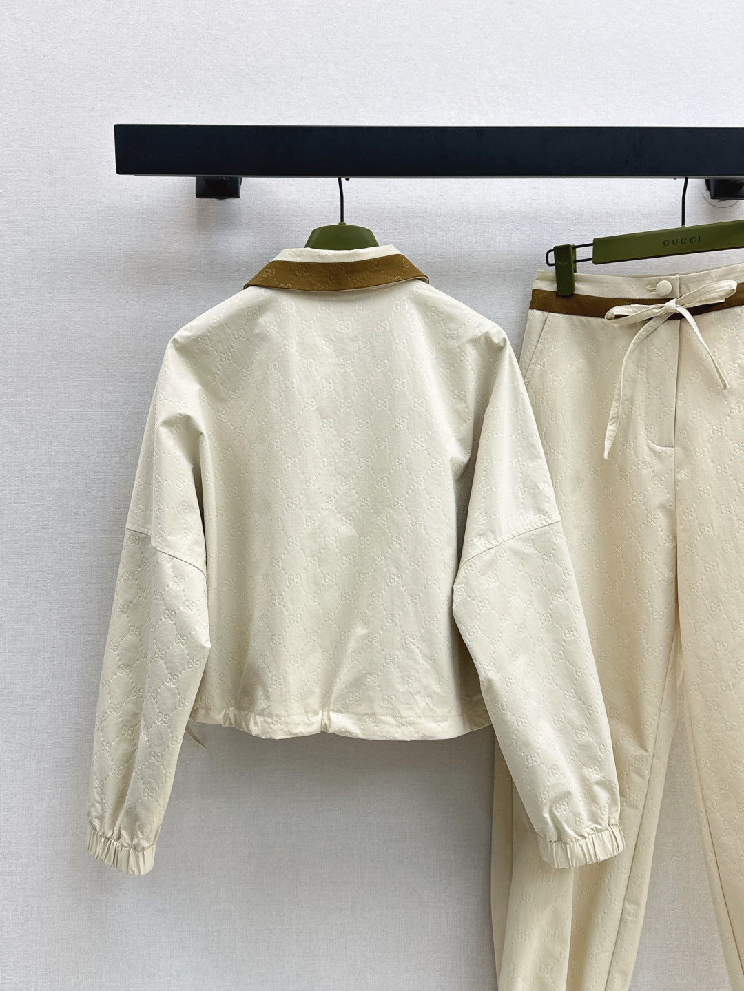 Guc 25fw tracksuit