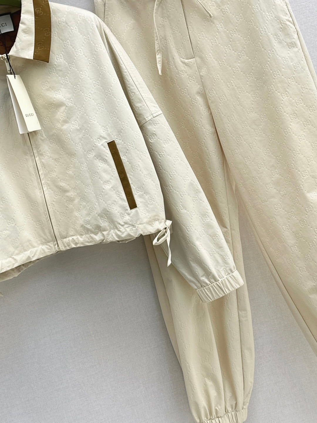 Guc 25fw tracksuit