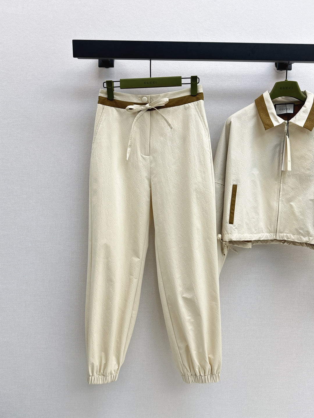 Guc 25fw tracksuit