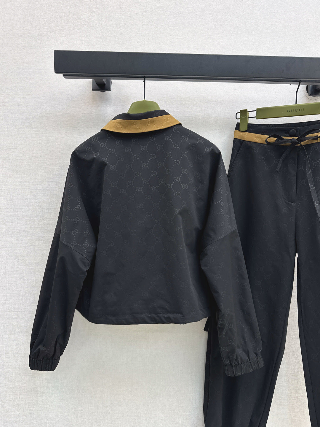 Guc 25fw tracksuit