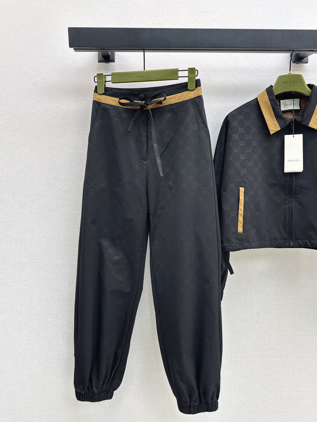 Guc 25fw tracksuit