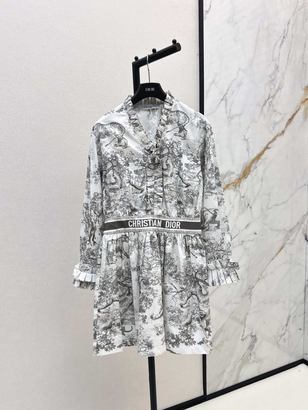 CD 25fw ruffle dress